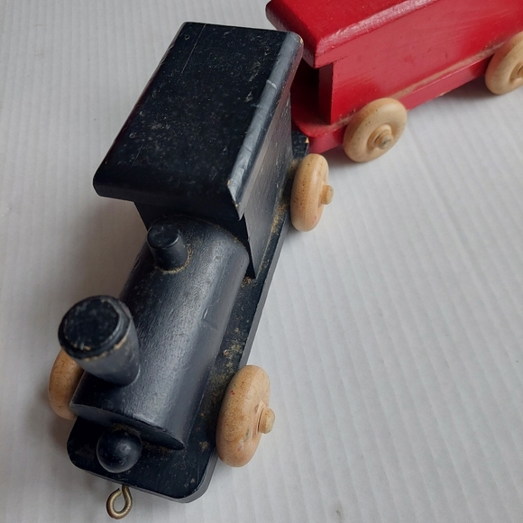 Wooden Toy Playset Minimalist Train Engine Primary Colors - Picture 2 of 5